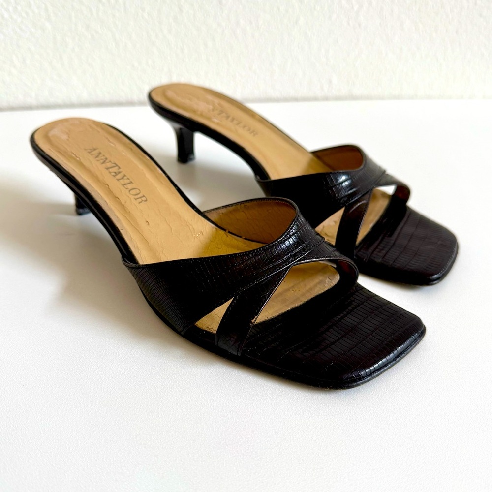 VTG Ann Taylor Poplar Black 7M Kitten Heel 2”